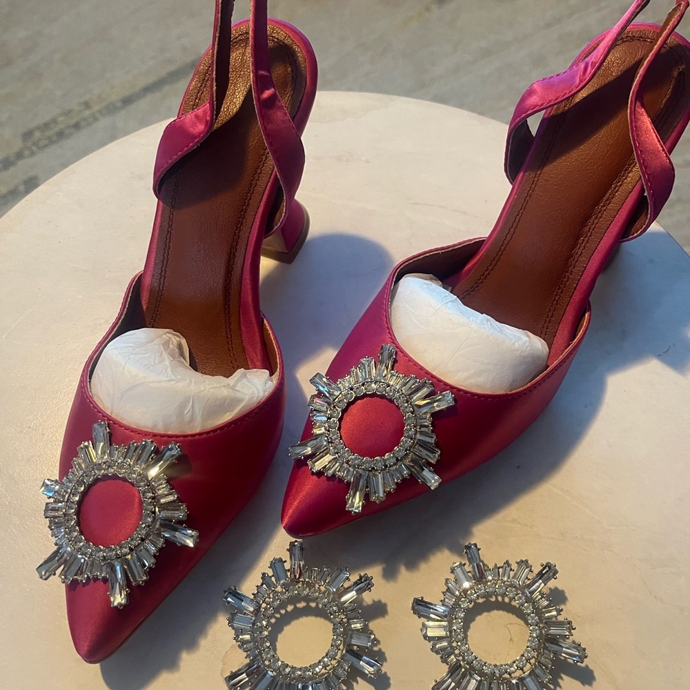 Pink sling back shoe with its earrings silver/crystal
